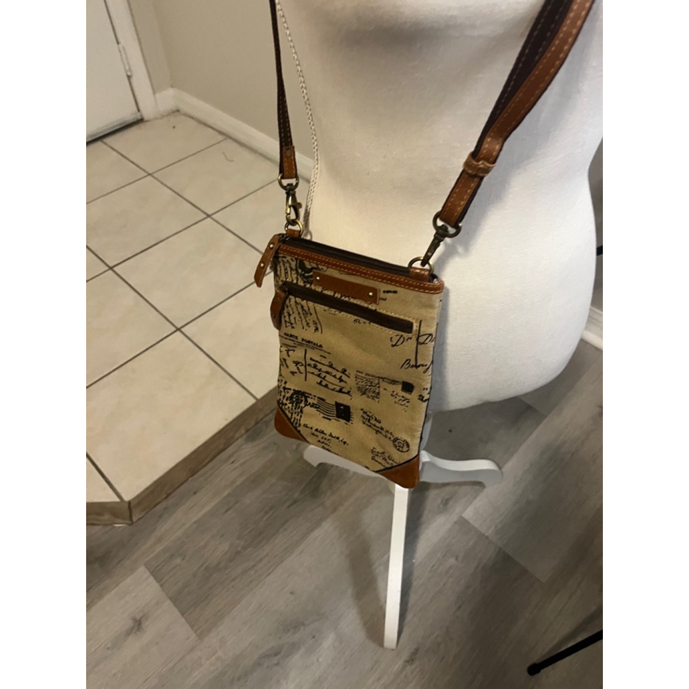 Vaan & Co Small Leather Crossbody Bag Travel Purse with Post Card Design - Picture 8 of 8